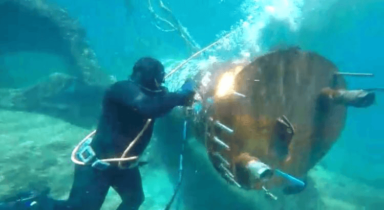 Derin deniz deşarj hattı tamiri